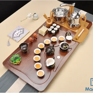 Bộ Bàn Trà Đạo Điện Thông Minh Khay Gỗ Tự Nhiên Vân Mây Kèm Trọn Bộ Ấm Chén Sứ Đen Chữ Vàng Lòng Trắng Cao Cấp