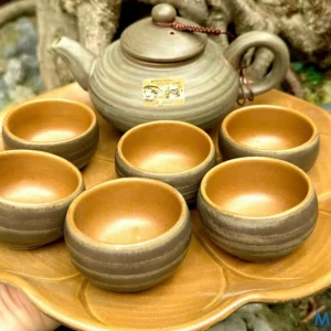 Bộ Ấm Chén Gốm Sứ Men Mộc Vân Ngang Lòng Vàng Đĩa Lá Sen Quần Tụ